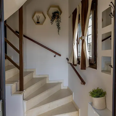 Thetis Luxury House * نيكيتي